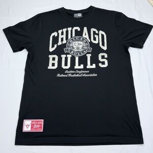 New Era Black Chicago Bulls Embroidered Tee